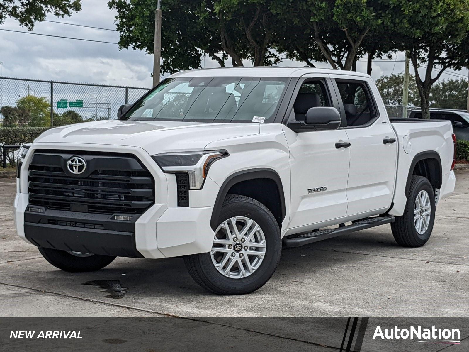 2025 Toyota Tundra 4WD Vehicle Photo in Davie, FL 33331