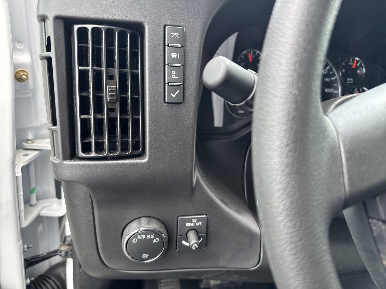 2025 Chevrolet Express Cutaway 4500 Vehicle Photo in GEORGETOWN, TX 78626-7508