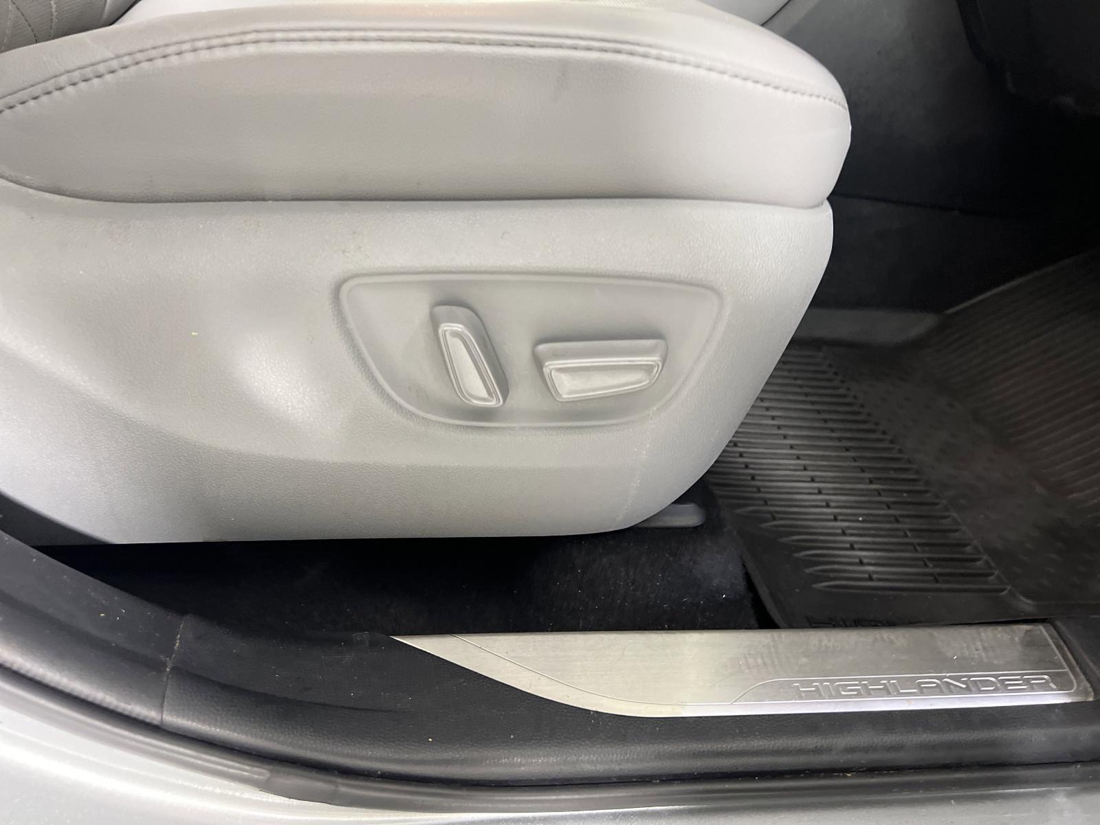 2021 Toyota Highlander Vehicle Photo in Georgetown, TX 78626