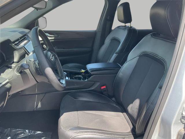 2023 Jeep Grand Cherokee L Vehicle Photo in Kaukauna, WI 54130