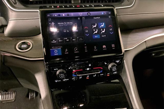 2024 Jeep Grand Cherokee Vehicle Photo in Kansas City, MO 64114