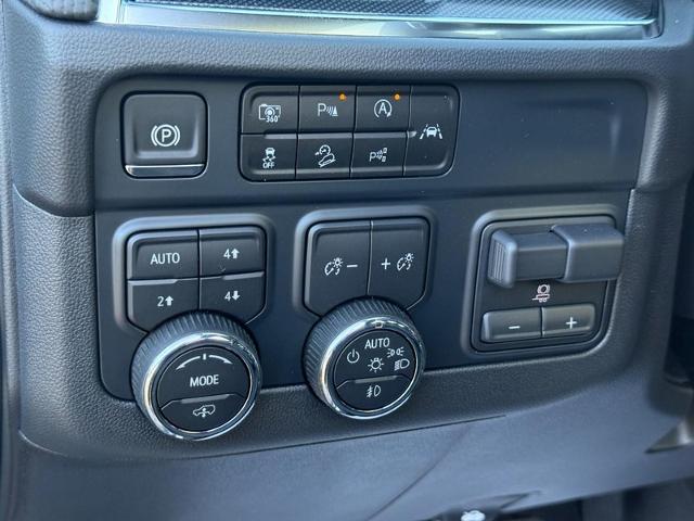 2025 Chevrolet Tahoe Vehicle Photo in COLUMBIA, MO 65203-3903