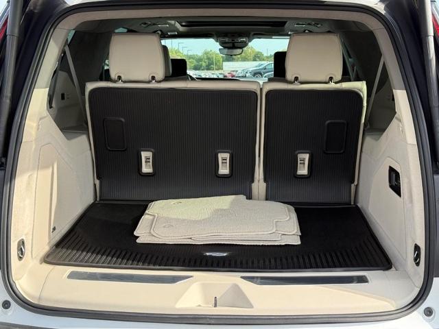 2023 Cadillac Escalade ESV Vehicle Photo in COLUMBIA, MO 65203-3903