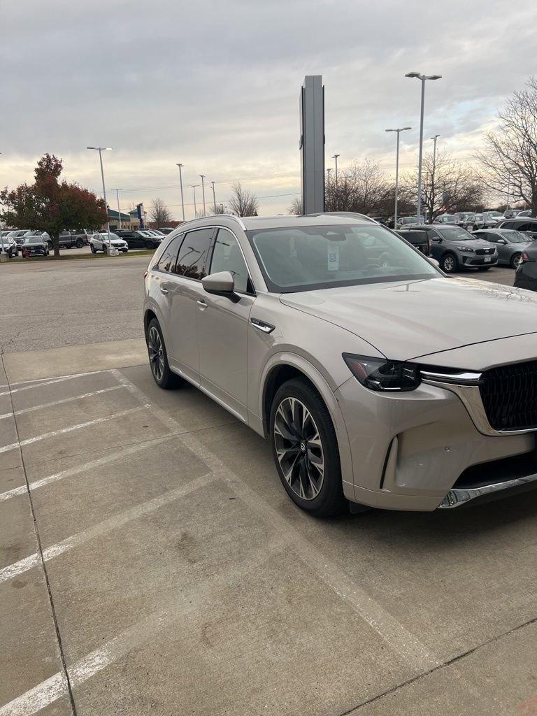 2024 Mazda CX-90 Vehicle Photo in Cedar Rapids, IA 52402