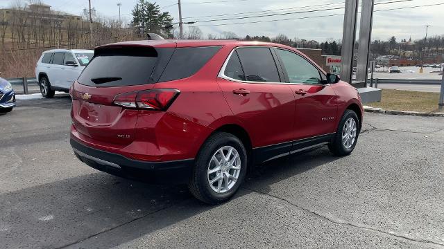 2022 Chevrolet Equinox Vehicle Photo in MOON TOWNSHIP, PA 15108-2571