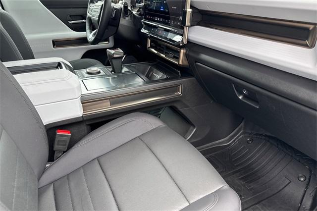 2025 GMC HUMMER EV SUV Vehicle Photo in ELK GROVE, CA 95757-8703