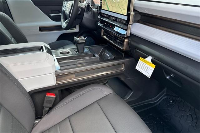 2025 GMC HUMMER EV SUV Vehicle Photo in ELK GROVE, CA 95757-8703