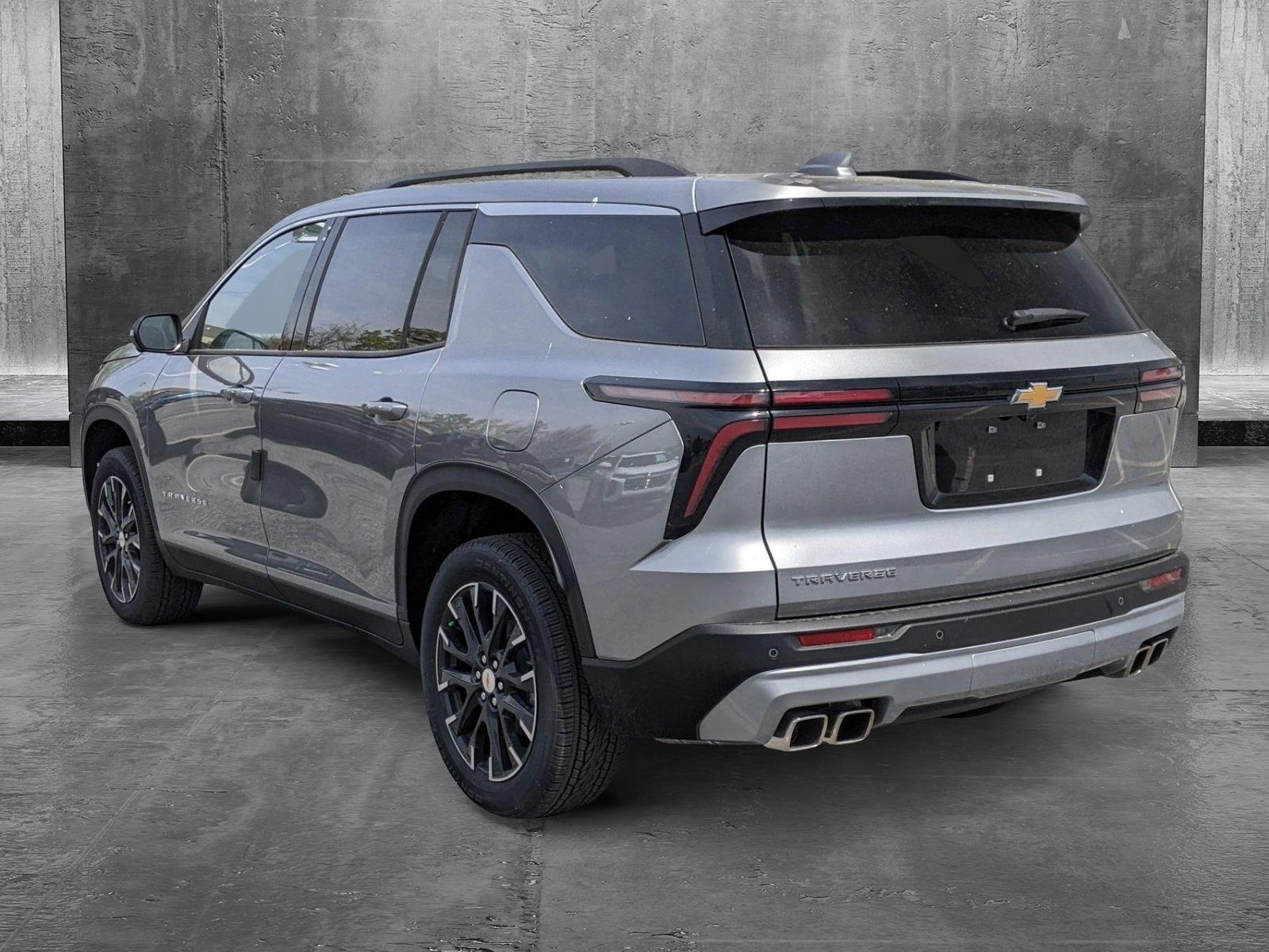 2025 Chevrolet Traverse Vehicle Photo in TIMONIUM, MD 21093-2300