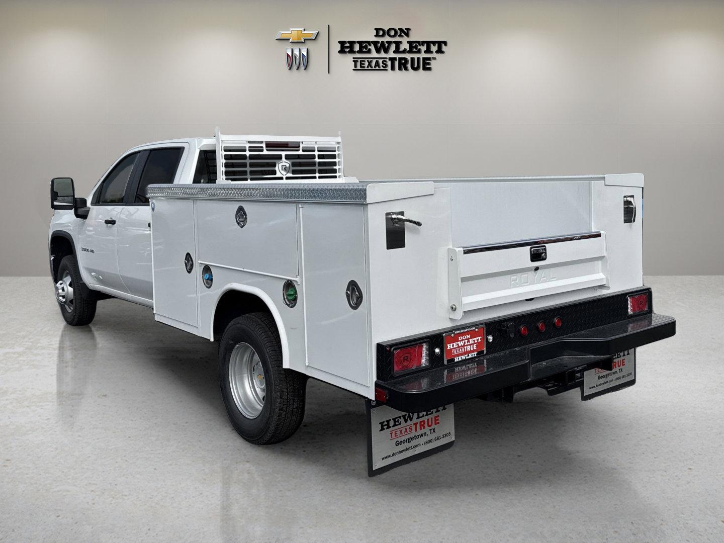 2025 Chevrolet Silverado 3500 HD Chassis Cab Vehicle Photo in GEORGETOWN, TX 78626-7508