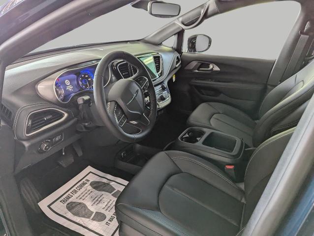 2025 Chrysler Pacifica Vehicle Photo in Oshkosh, WI 54901
