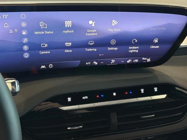 2025 Buick Enclave Vehicle Photo in COLUMBIA, MO 65203-3903