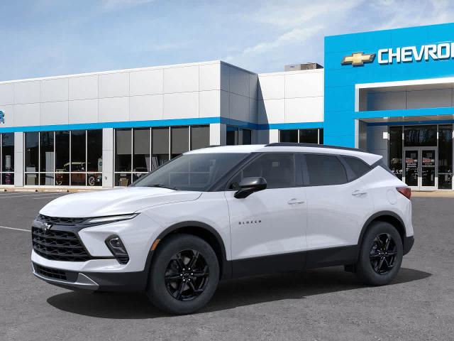 2025 Chevrolet Blazer Vehicle Photo in MOON TOWNSHIP, PA 15108-2571