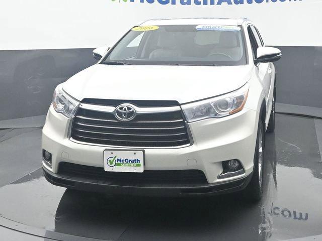 2016 Toyota Highlander Vehicle Photo in Marion, IA 52302