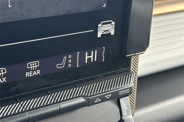 2025 GMC HUMMER EV SUV Vehicle Photo in ELK GROVE, CA 95757-8703