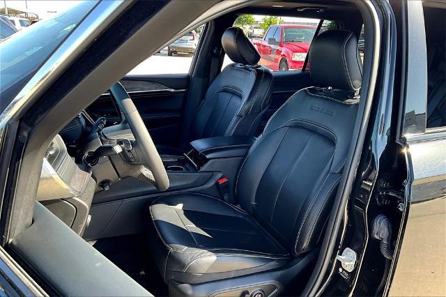 2023 Jeep Grand Cherokee L Vehicle Photo in Grapevine, TX 76051