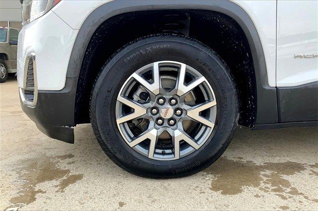 2023 GMC Acadia Vehicle Photo in TOPEKA, KS 66609-0000