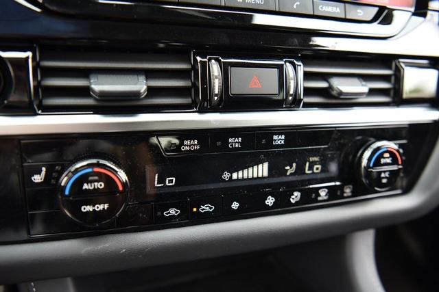 2025 Nissan Pathfinder Vehicle Photo in Ballwin, MO 63011