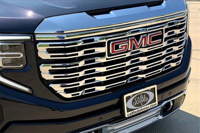 2024 GMC Sierra 1500 Vehicle Photo in TOPEKA, KS 66609-0000