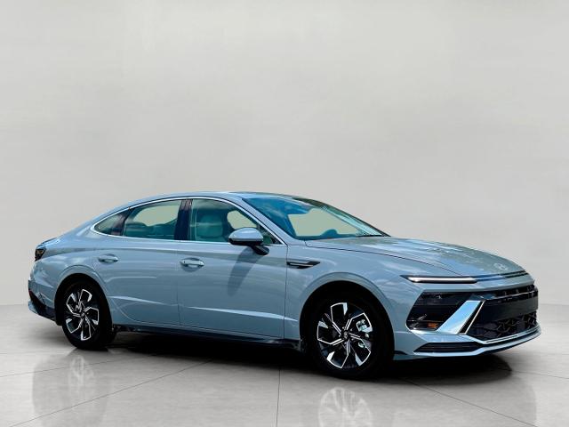 2025 Hyundai SONATA Vehicle Photo in Green Bay, WI 54304
