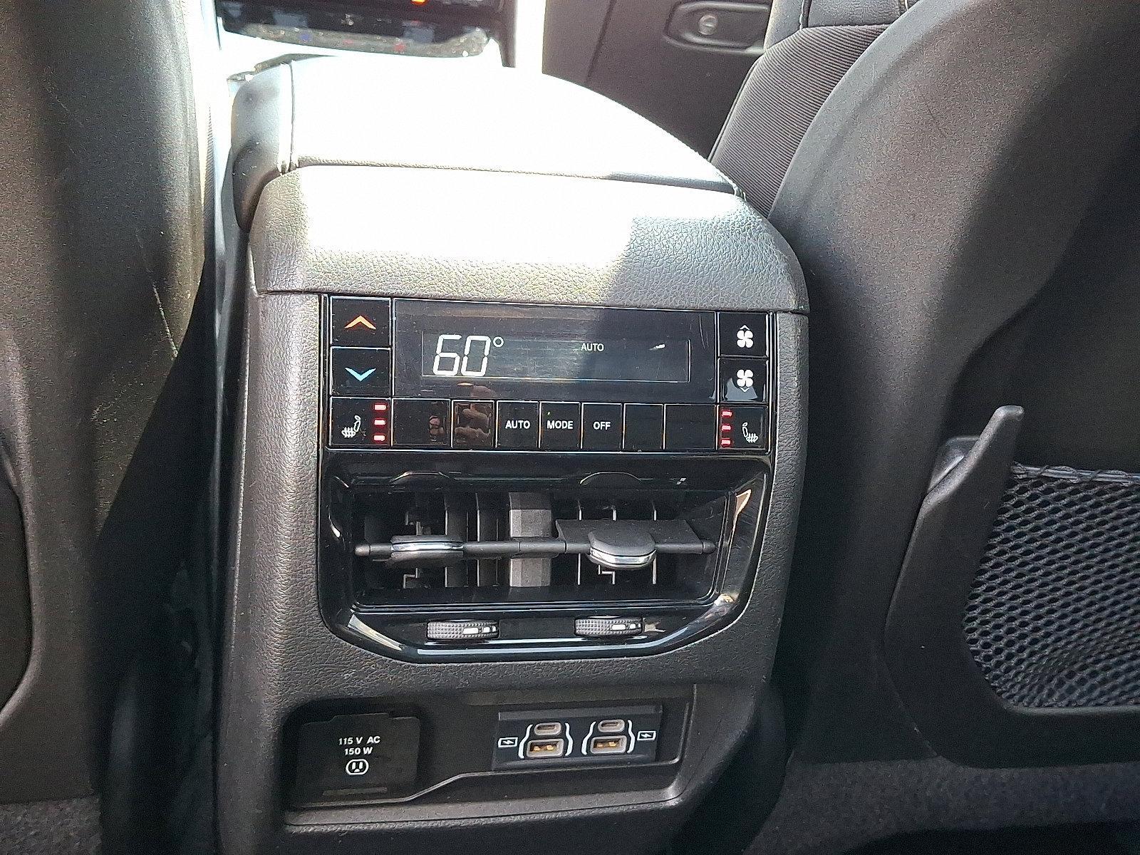 2024 Jeep Grand Cherokee L Vehicle Photo in Willow Grove, PA 19090