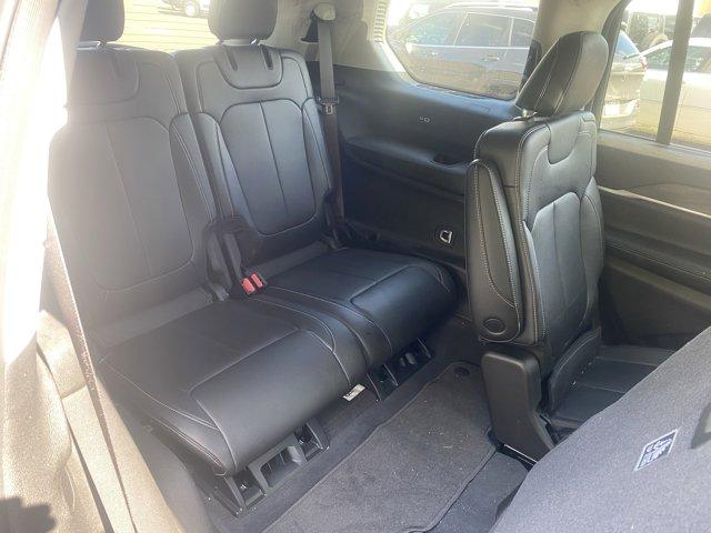 2023 Jeep Grand Cherokee L Vehicle Photo in Doylsetown, PA 18901