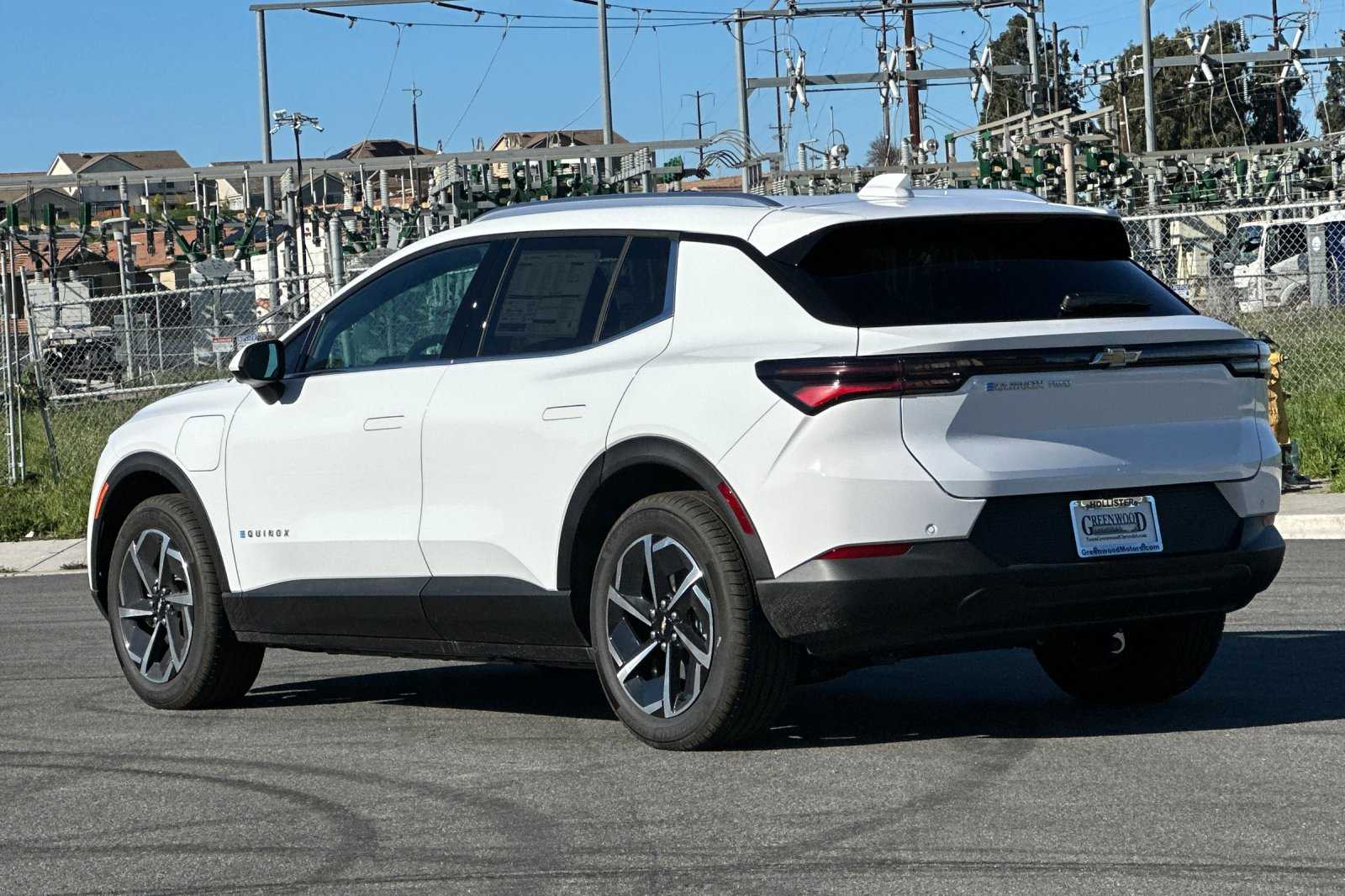 View vehicle photo 6