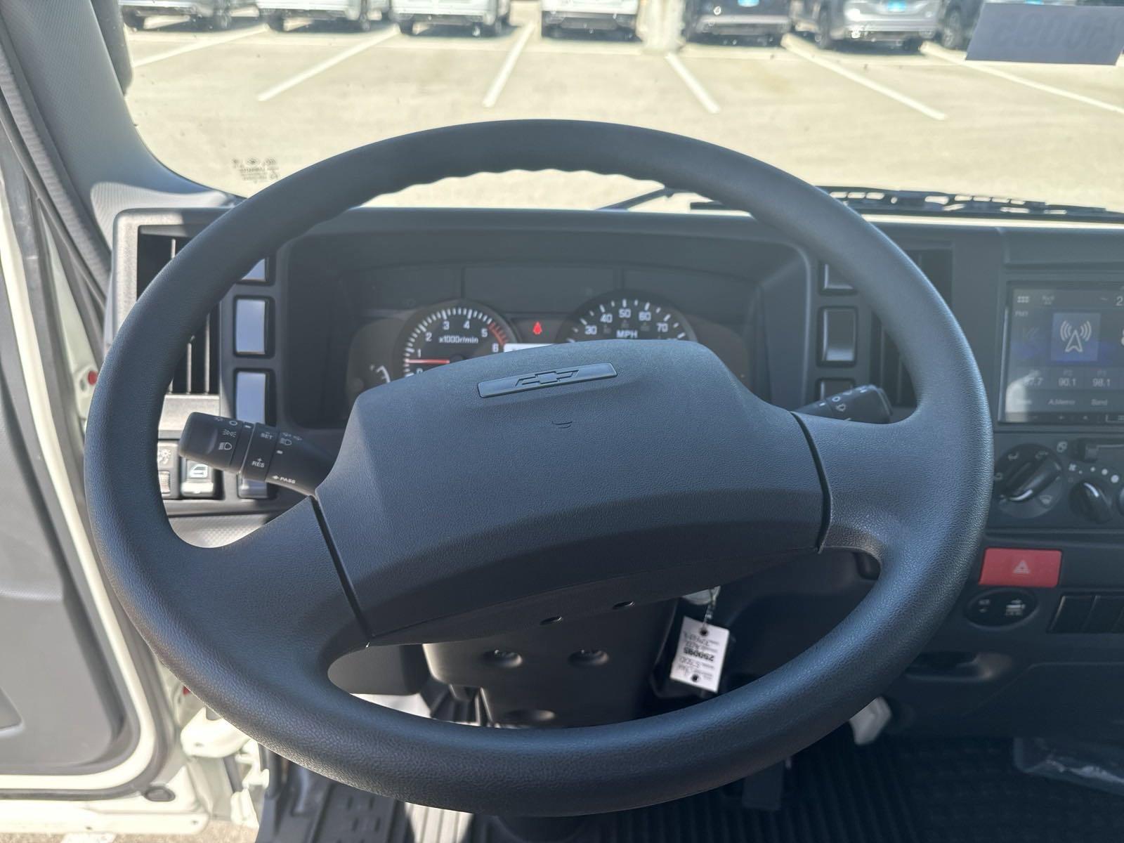 2025 Chevrolet Low Cab Forward 5500 XG Vehicle Photo in GEORGETOWN, TX 78626-7508