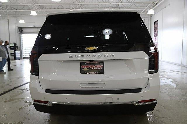 2025 Chevrolet Suburban Vehicle Photo in MEDINA, OH 44256-9001