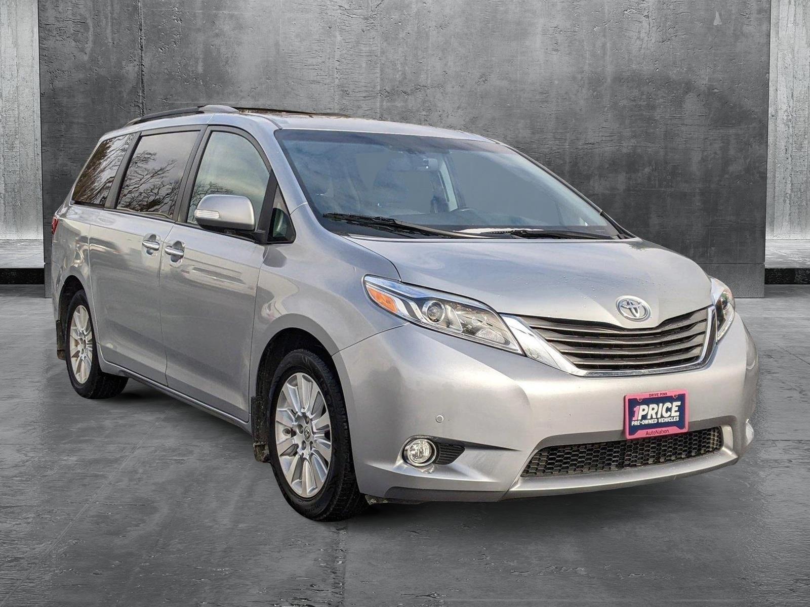 2015 Toyota Sienna Vehicle Photo in TIMONIUM, MD 21093-2300