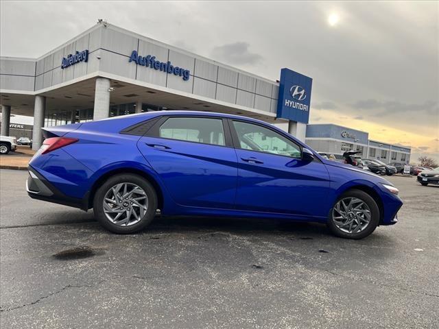 2024 Hyundai ELANTRA Vehicle Photo in Shiloh, IL 62269