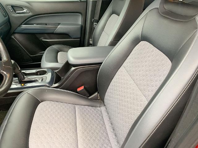 2015 Chevrolet Colorado Vehicle Photo in MOON TOWNSHIP, PA 15108-2571