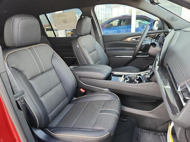 2025 Chevrolet Traverse Vehicle Photo in HAYS, KS 67601-1994