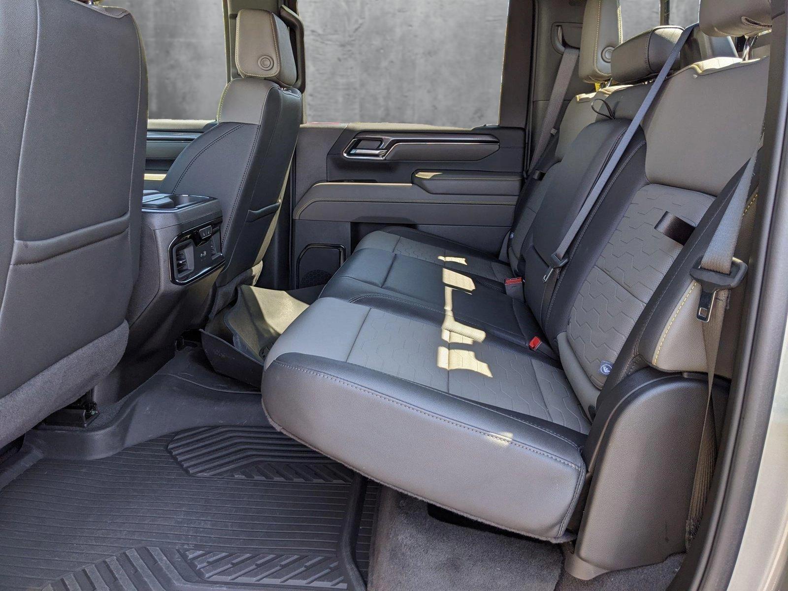 2024 Chevrolet Silverado 2500 HD Vehicle Photo in TIMONIUM, MD 21093-2300