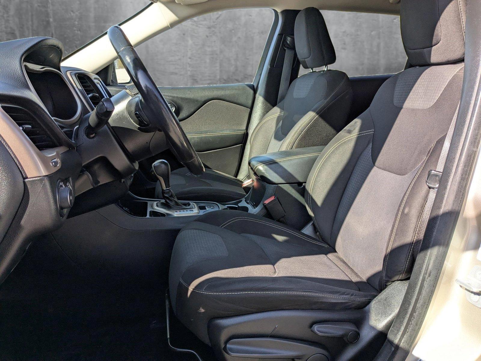 2015 Jeep Cherokee Vehicle Photo in Spokane Valley, WA 99212