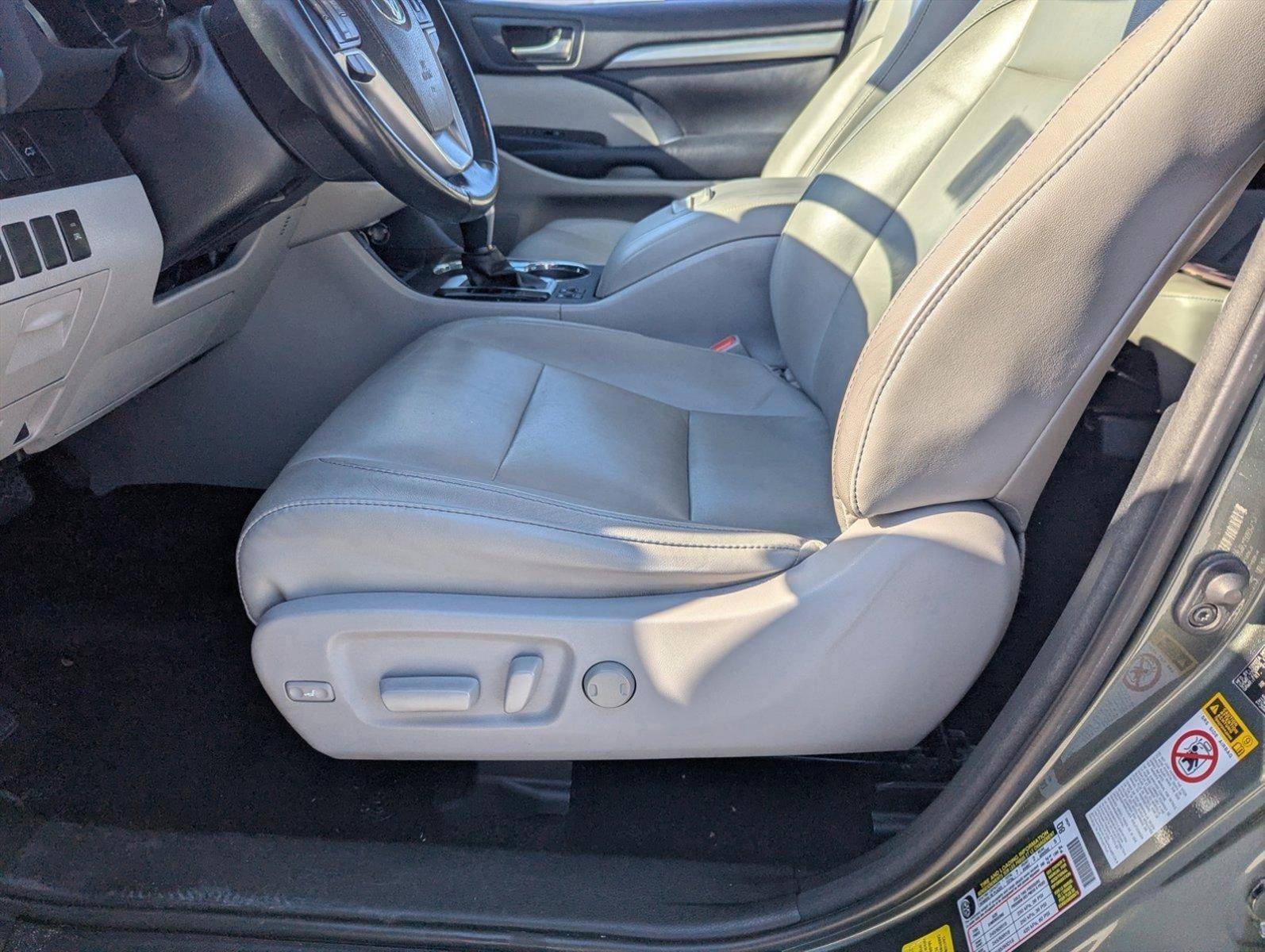 2018 Toyota Highlander Vehicle Photo in Ft. Myers, FL 33907