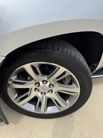 2017 Cadillac Escalade Vehicle Photo in Peoria, IL 61615
