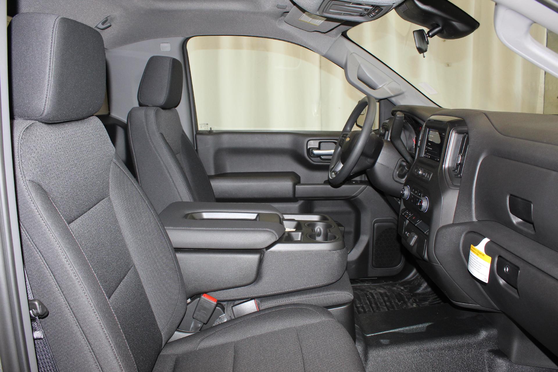 2025 Chevrolet Silverado 1500 Vehicle Photo in NORTHAMPTON, MA 01060-1120