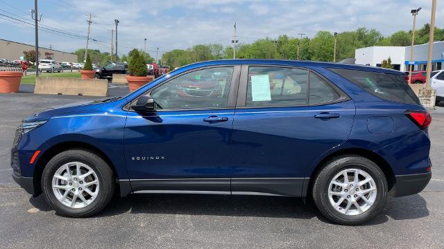 2022 Chevrolet Equinox Vehicle Photo in MOON TOWNSHIP, PA 15108-2571
