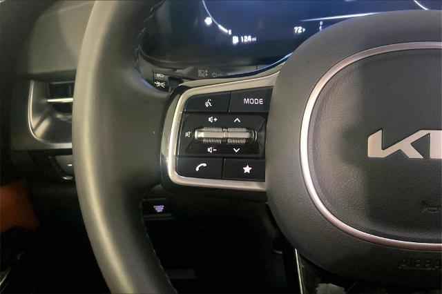2024 Kia Carnival Vehicle Photo in Lees Summit, MO 64086