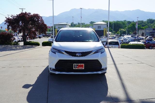 2021 Toyota Sienna Vehicle Photo in Riverdale, UT 84405