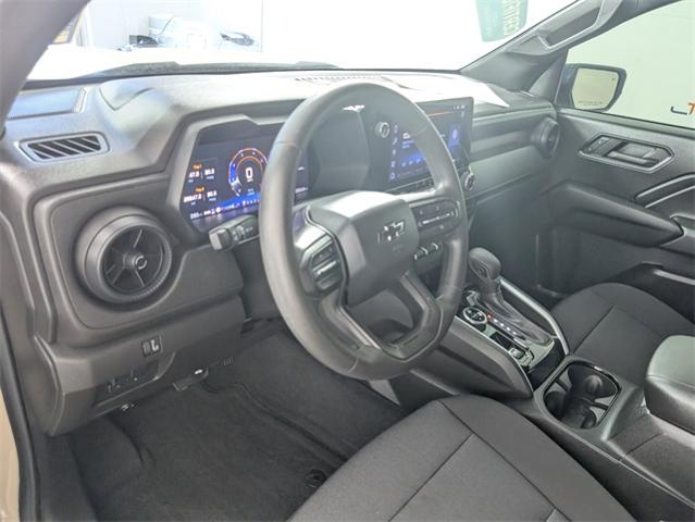 2024 Chevrolet Colorado Vehicle Photo in ENGLEWOOD, CO 80113-6708