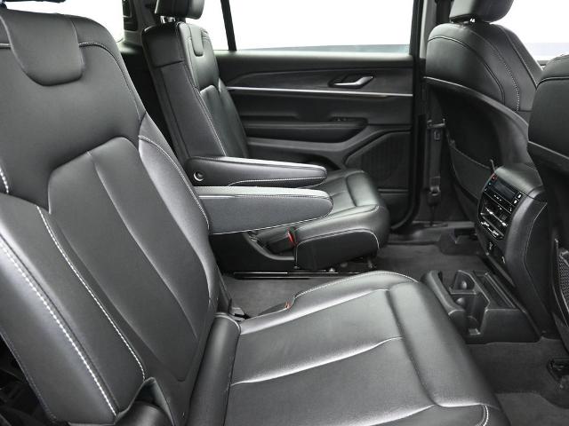 2023 Jeep Grand Cherokee L Vehicle Photo in Cedar Rapids, IA 52402