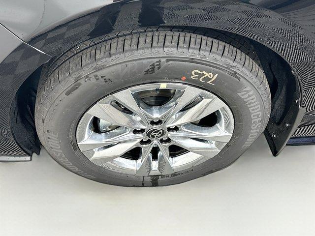 2025 Toyota Sienna Vehicle Photo in Flemington, NJ 08822