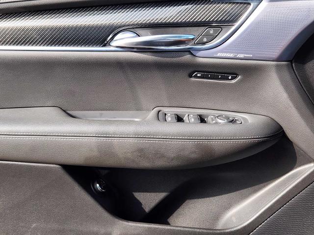 2024 Cadillac XT6 Vehicle Photo in DENTON, TX 76210-9321