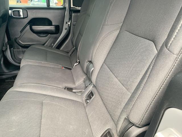 2021 Jeep Gladiator Vehicle Photo in MOON TOWNSHIP, PA 15108-2571