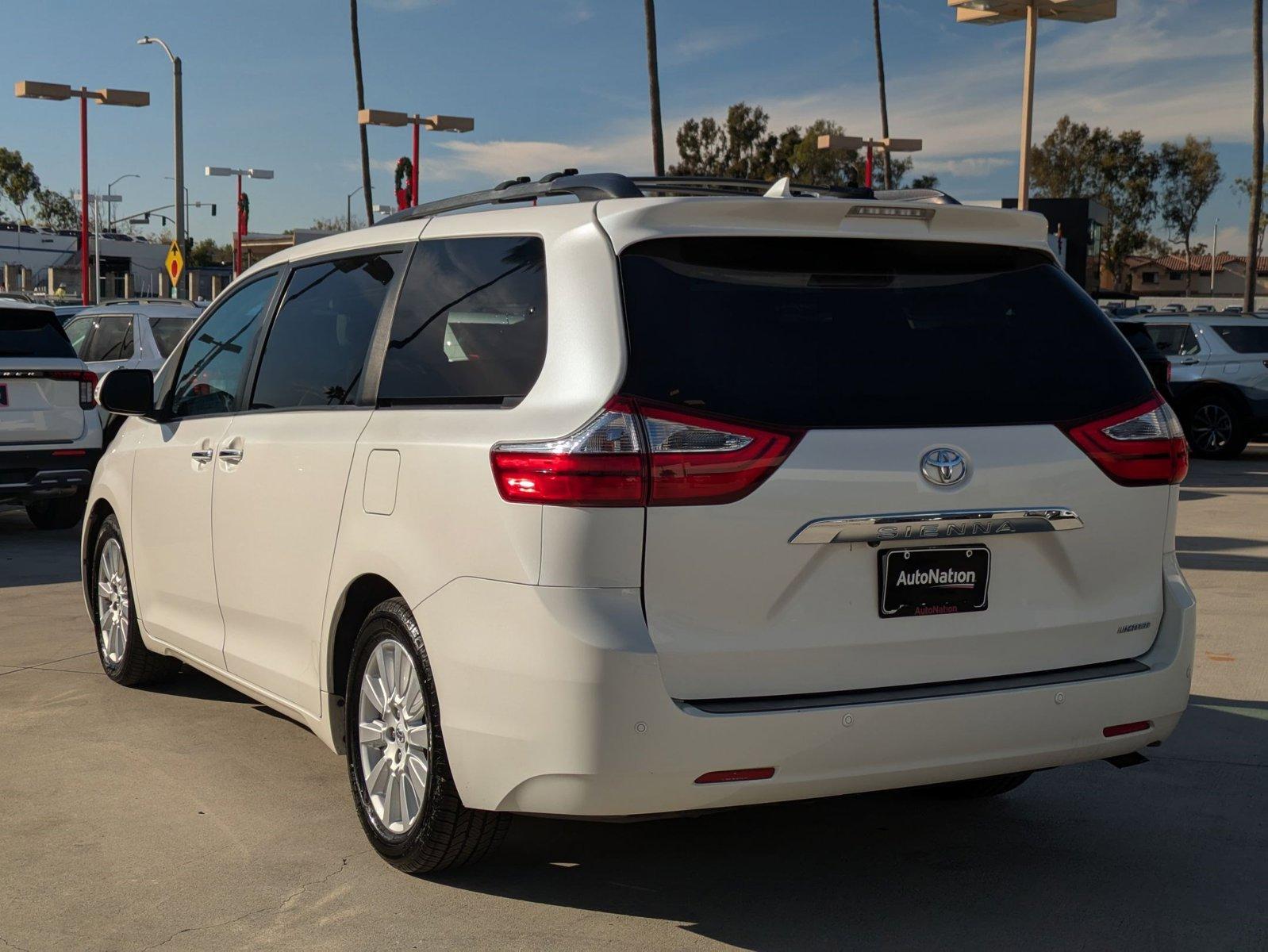 2017 Toyota Sienna Vehicle Photo in Tustin, CA 92782