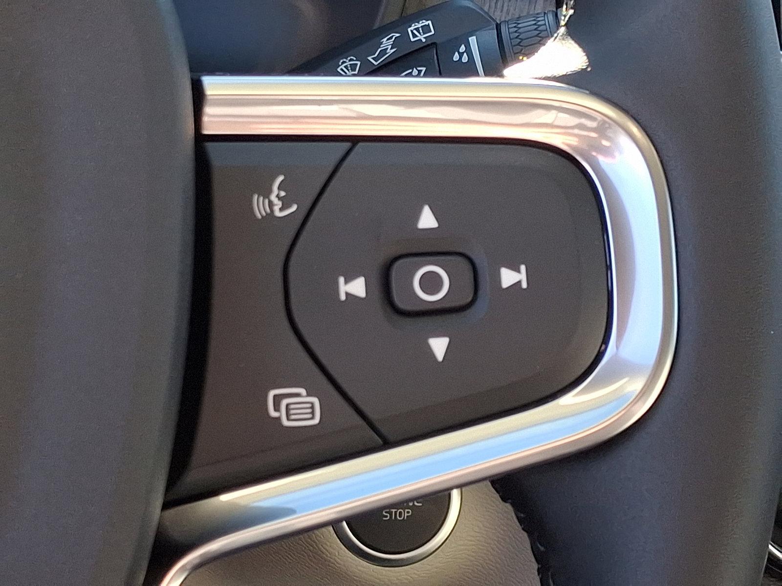 2025 Volvo XC40 Vehicle Photo in Trevose, PA 19053