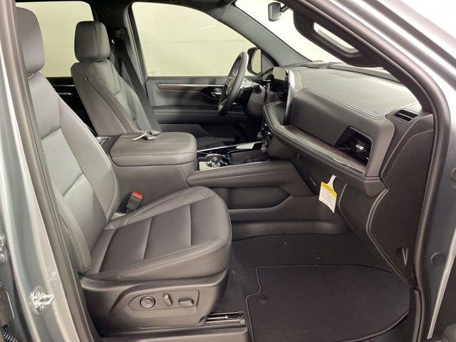 2025 Chevrolet Tahoe Vehicle Photo in PHOENIX, AZ 85014-3381
