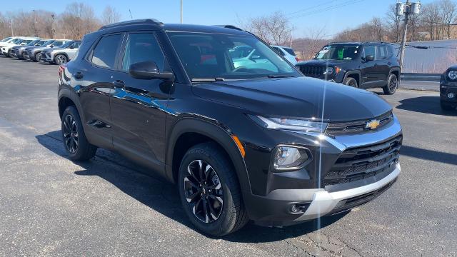 2022 Chevrolet Trailblazer Vehicle Photo in MOON TOWNSHIP, PA 15108-2571