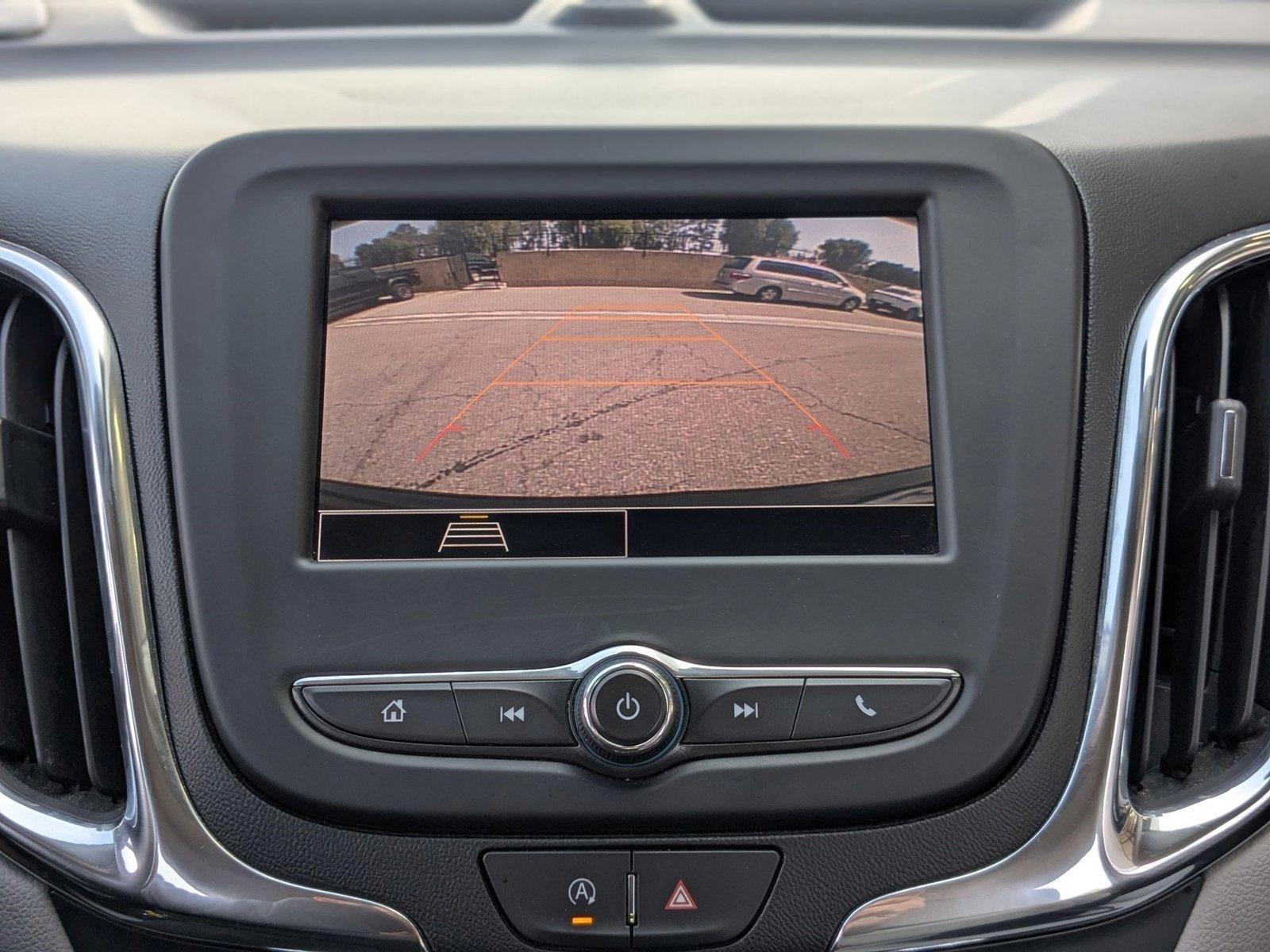 2022 Chevrolet Equinox Vehicle Photo in VALENCIA, CA 91355-1705